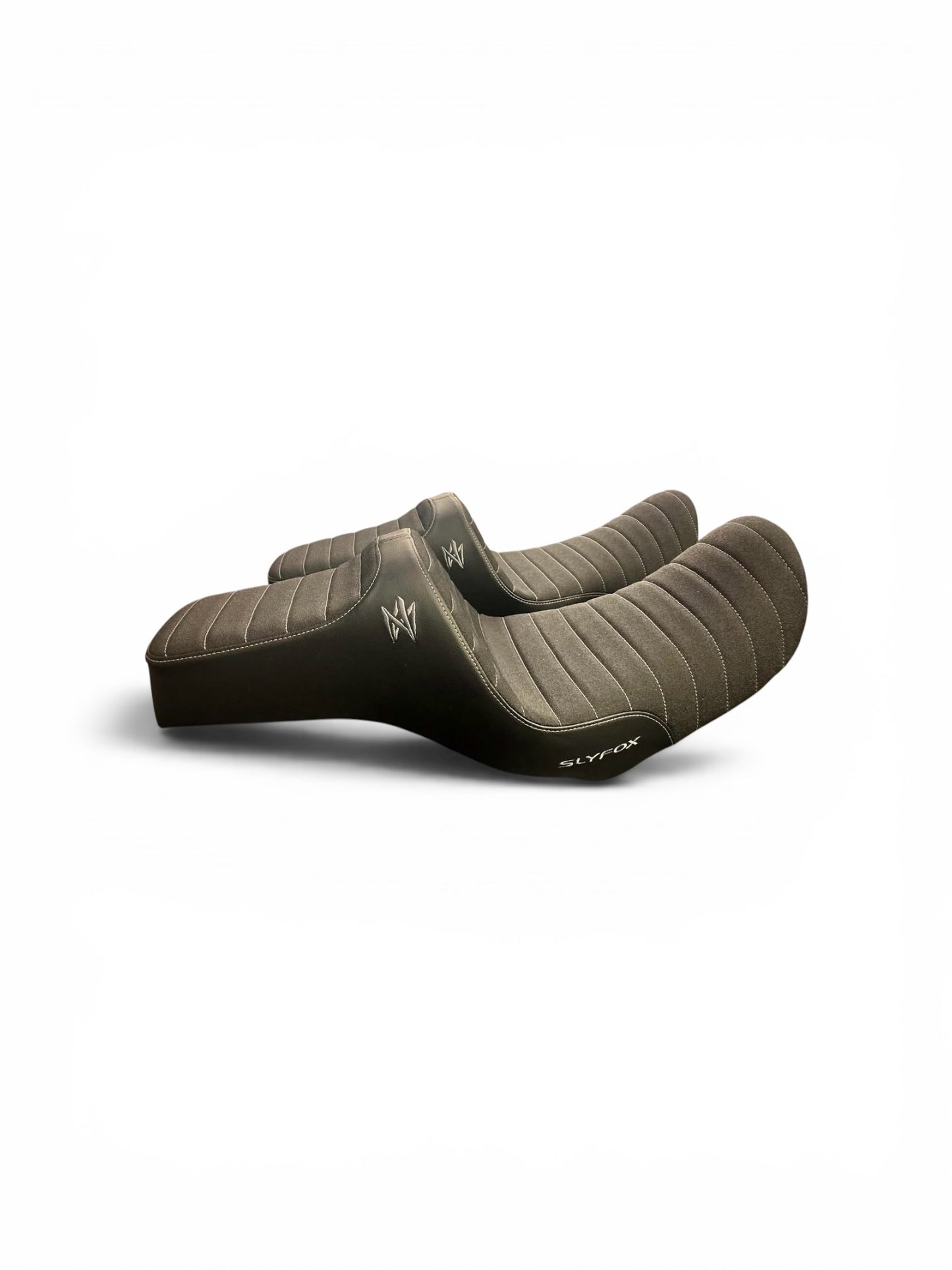 NEVER SURRENDER 04+ Sportster Highnoon Grey Stitch